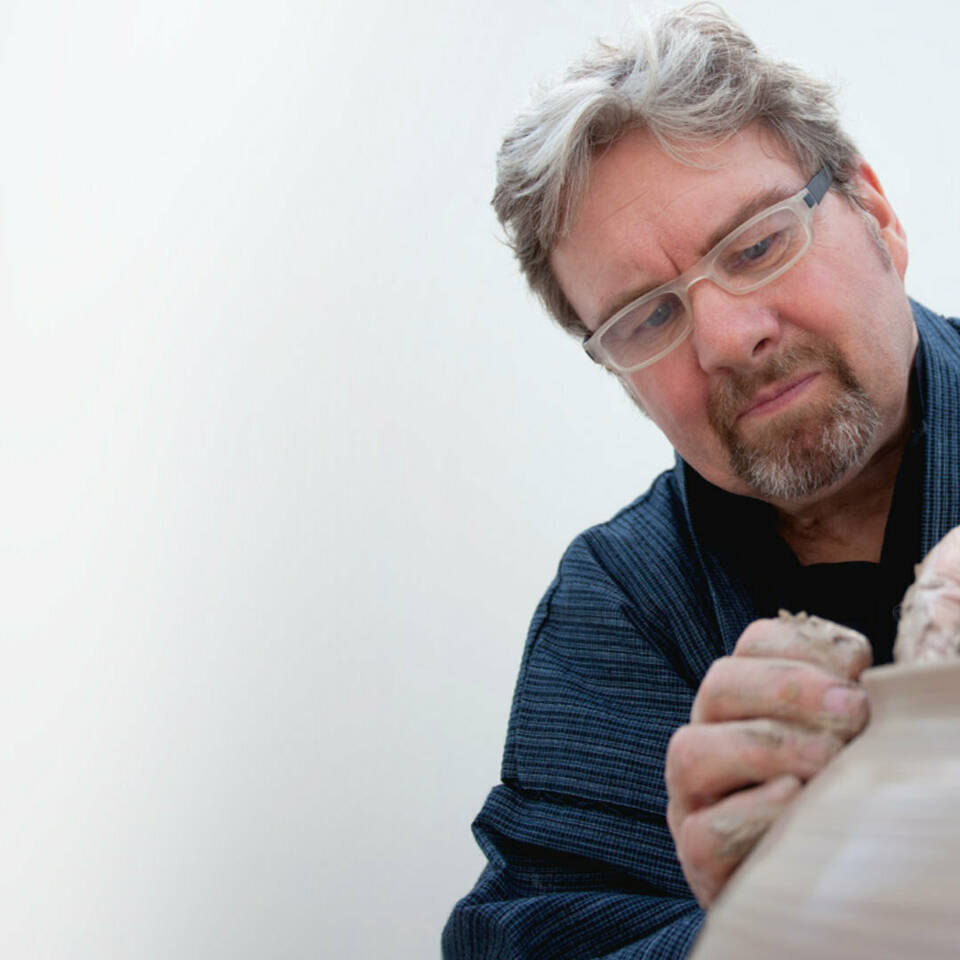 Creating a pottery bottle form with Steve Tootell